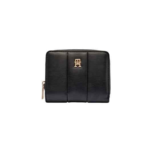 Tommy Hilfiger Women's Wallets